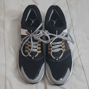 Jordan Alpha Trunner Max Mens size 13 White Black and Gray 2011 Hardly Worn